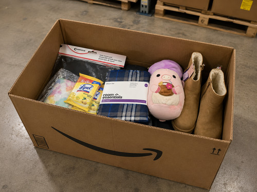 Amazon returns reseller - reseller, lot